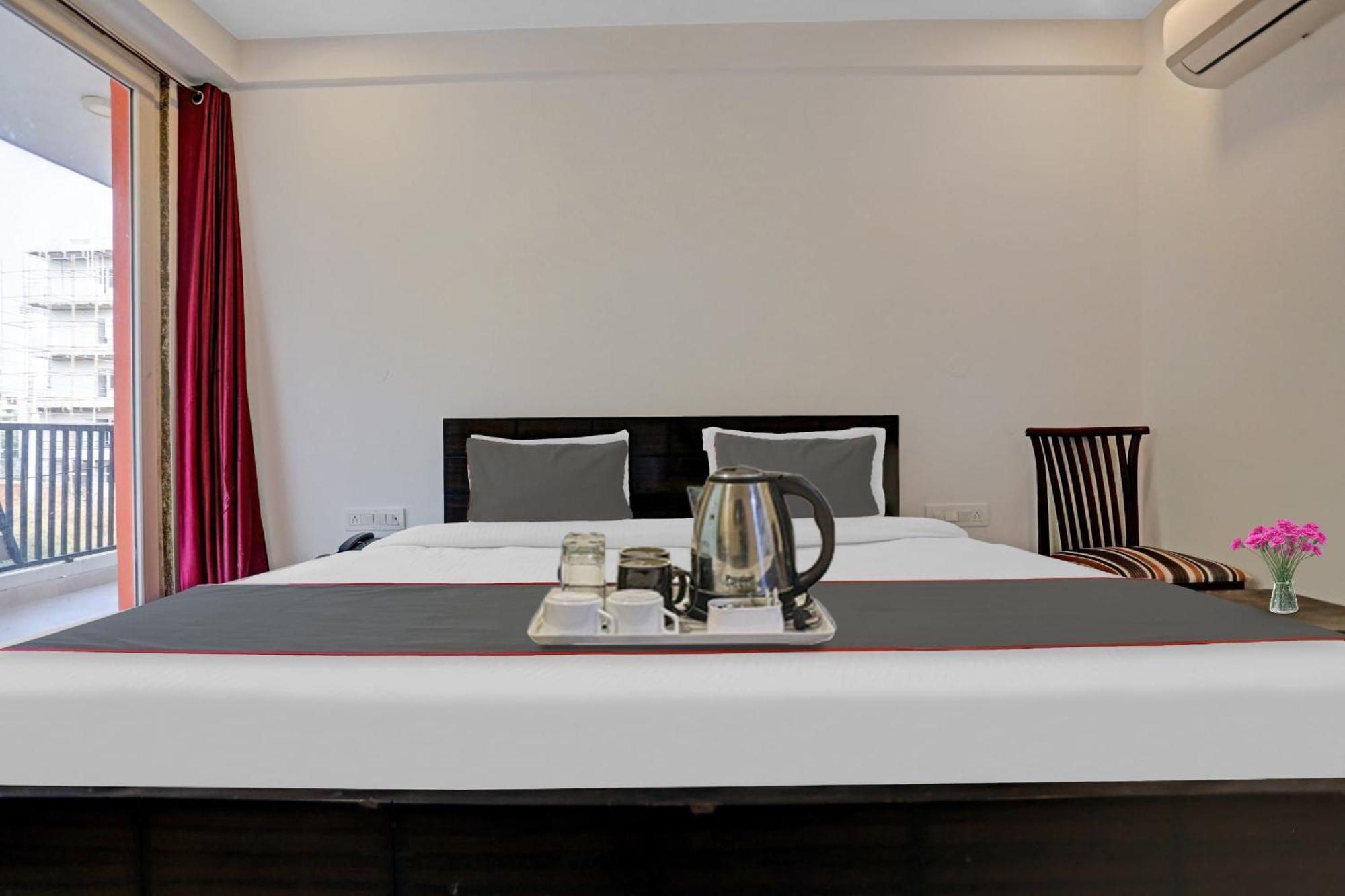 Hotel O The Grand Palm Gurgaon Zewnętrze zdjęcie