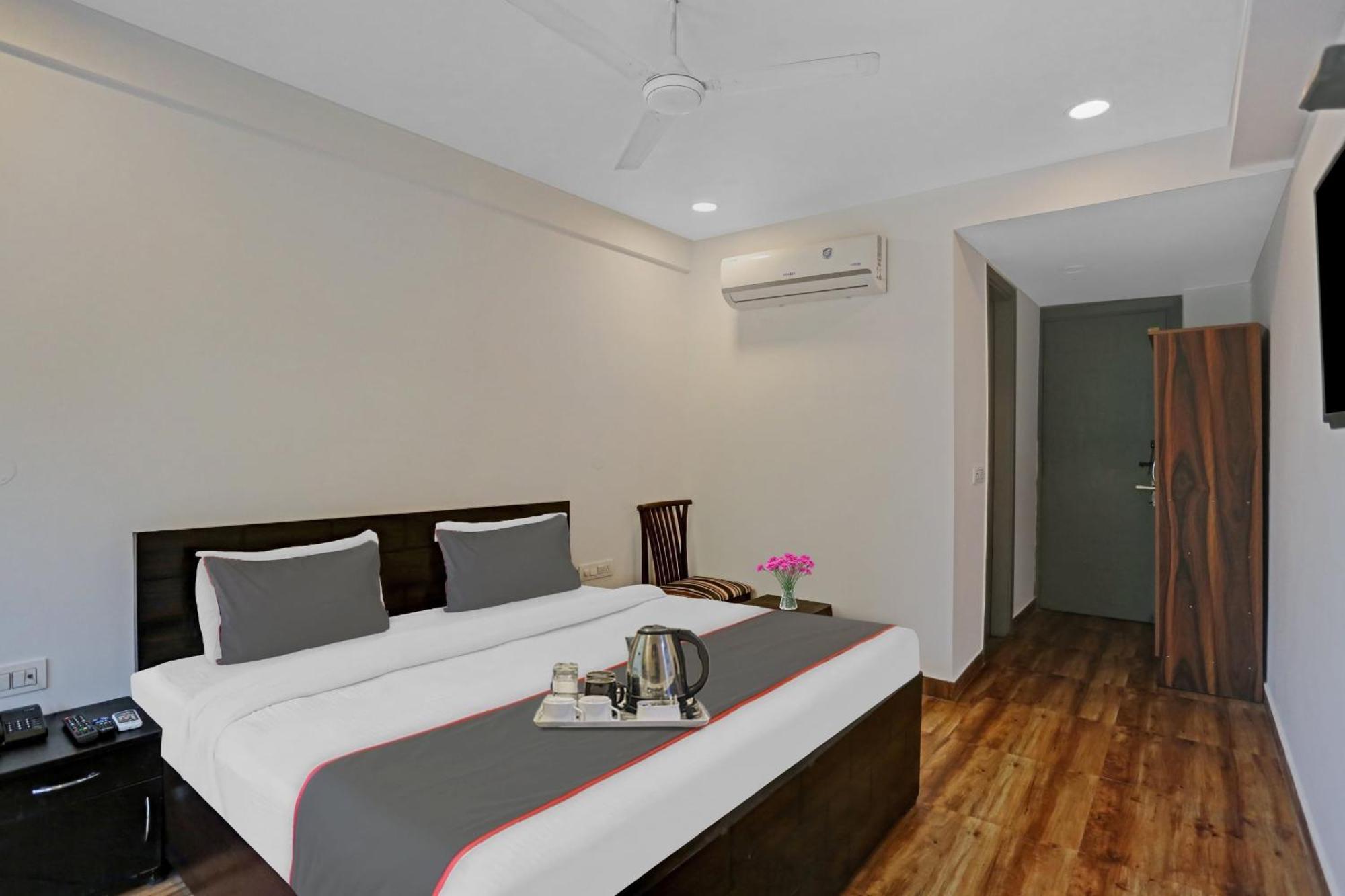 Hotel O The Grand Palm Gurgaon Zewnętrze zdjęcie